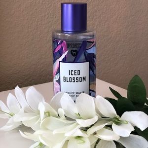 PINK Iced Blossom Scented Mist